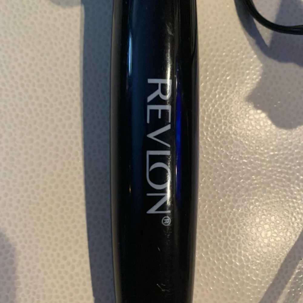 Revlon 1” Barrel Curling Iron Ceramic Coated Auto Shut Off 30 Heat Settings